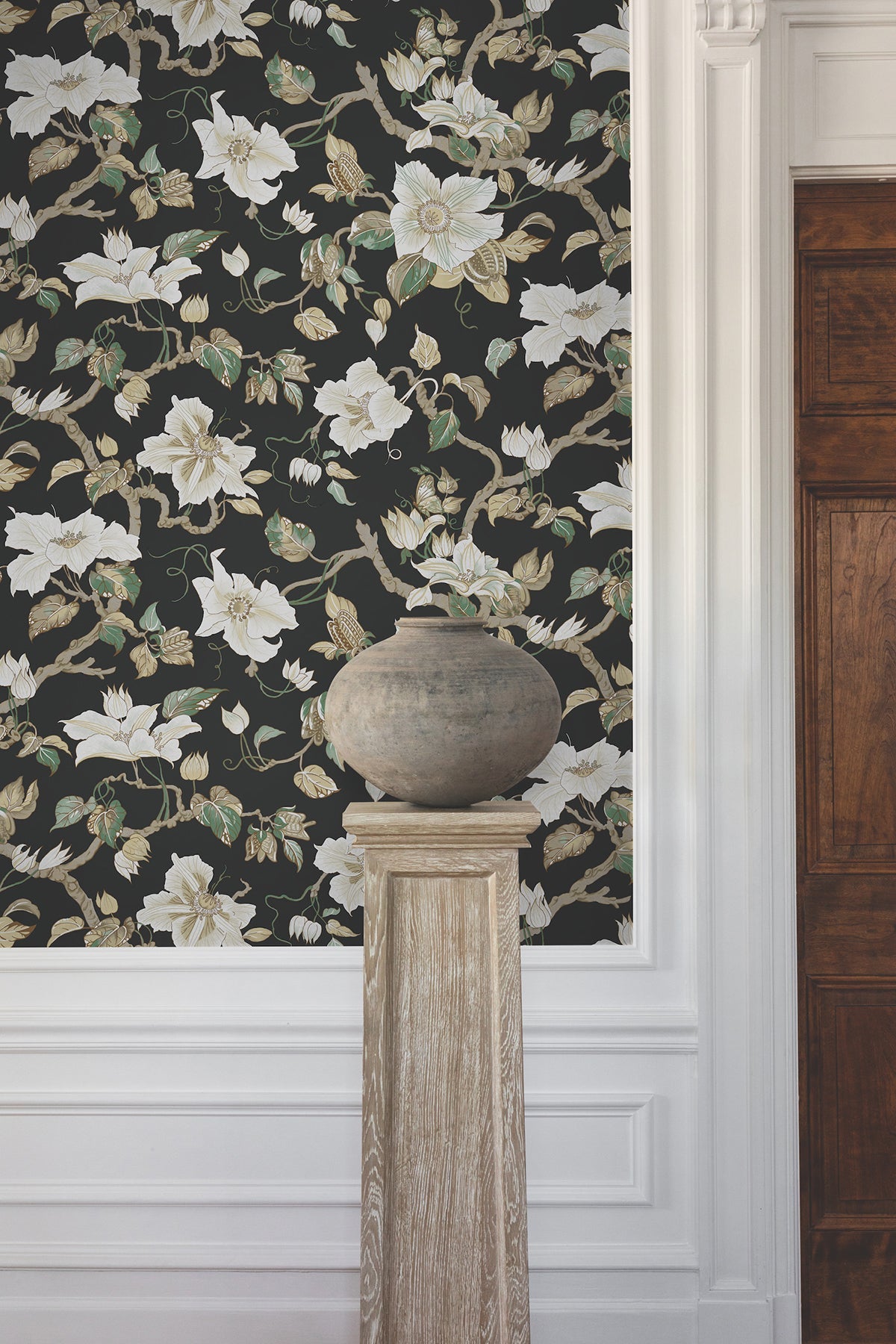GT4514 Marguerite Vine Black Classics Wallpaper by York Wallcoverings