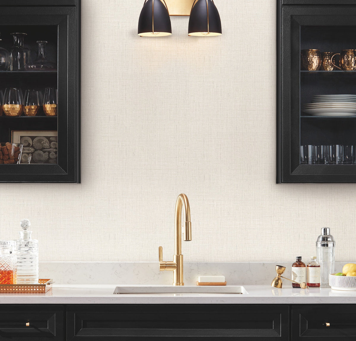 GT4591N Amari Platinum Classics Wallpaper by York Wallcoverings