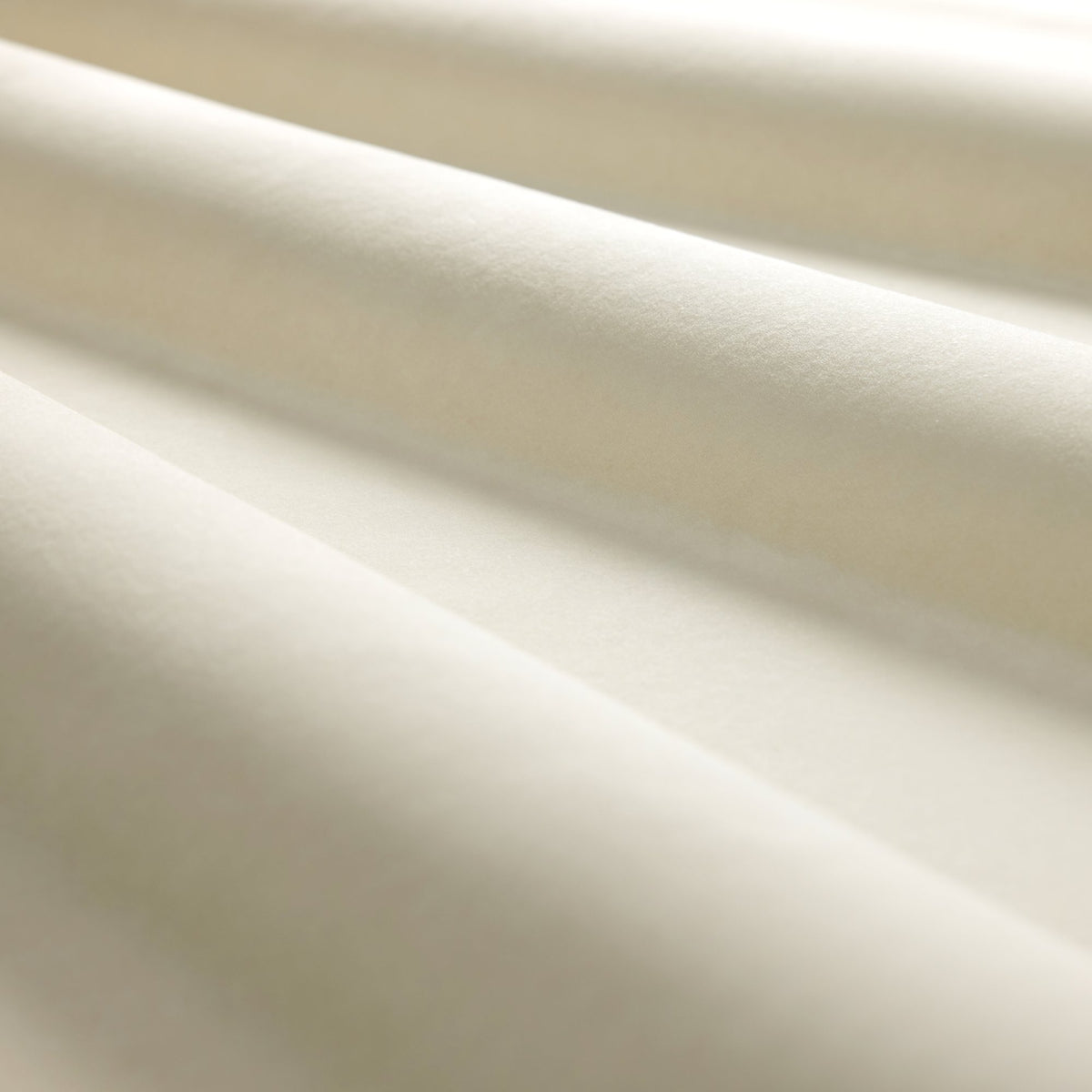 HAF0673-01 Heatherton Velvet Chalk Fabric by Harlequin