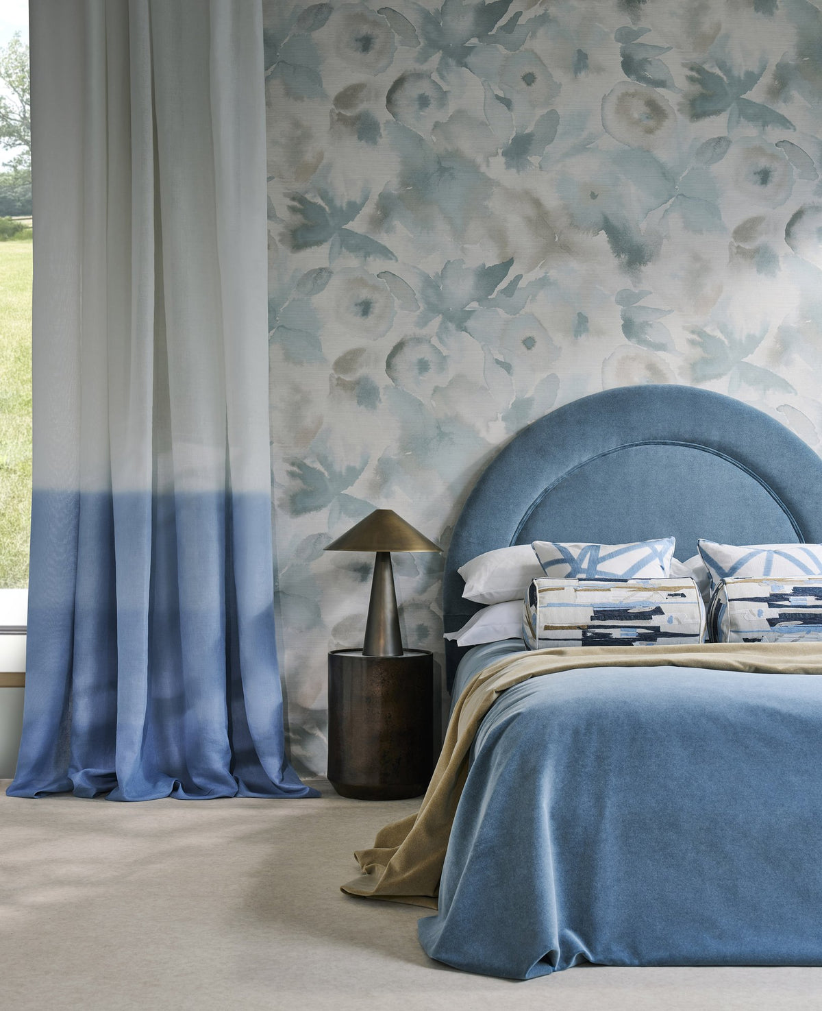 HAW0340-01 Flores Powder / Sky / Parchment Signature Mural by Harlequin