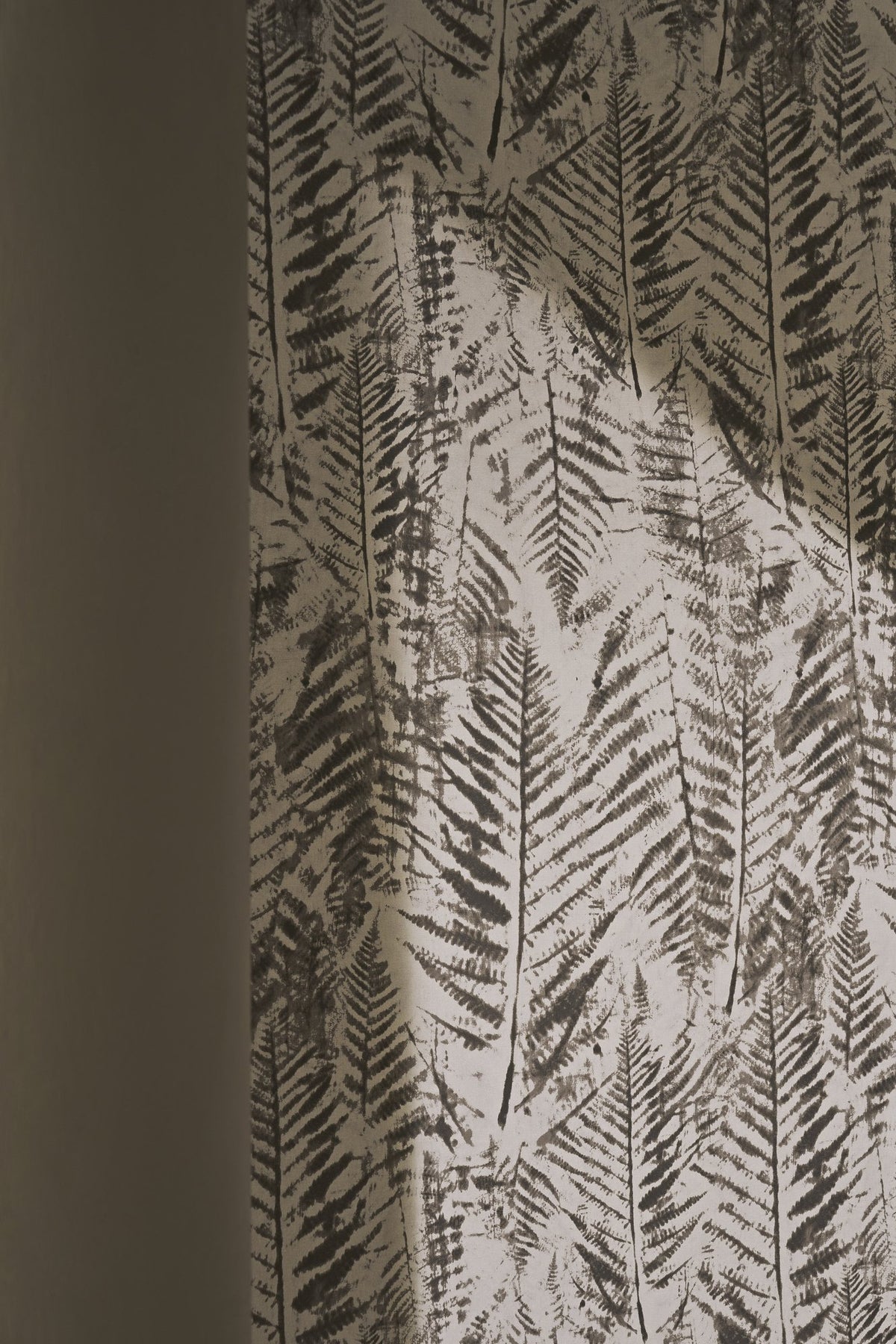 HAW0342-01 Kayu Nomad Signature Wallpaper by Harlequin