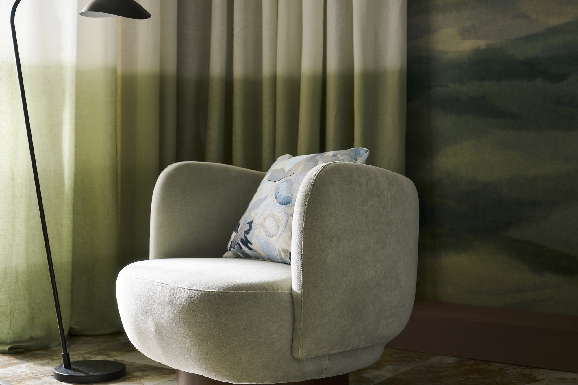 HAW0344-03 Minako Evergreen Signature Mural by Harlequin