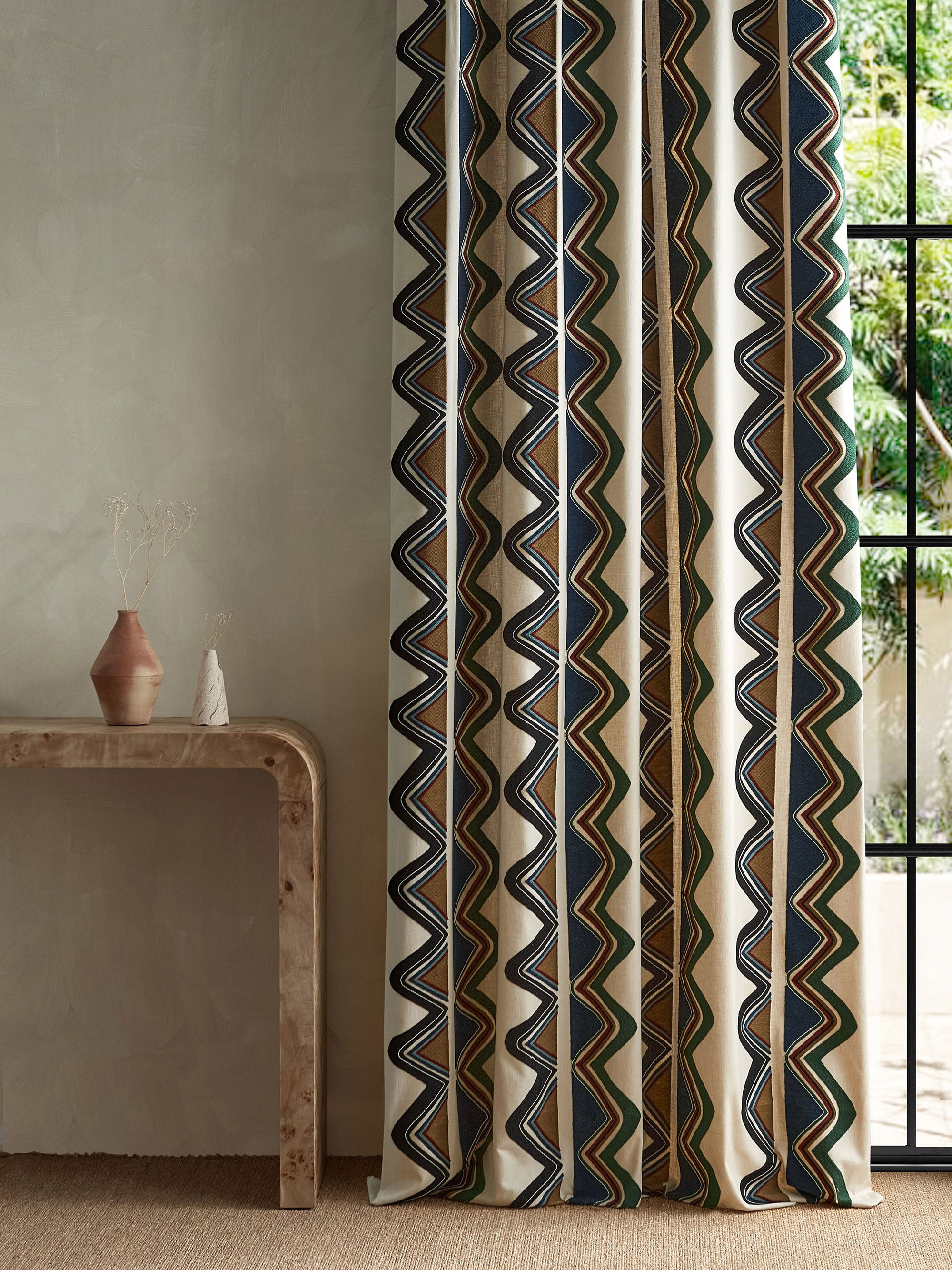 134784 Kaleido Moss/Onyx Zamora Fabric by Harlequin