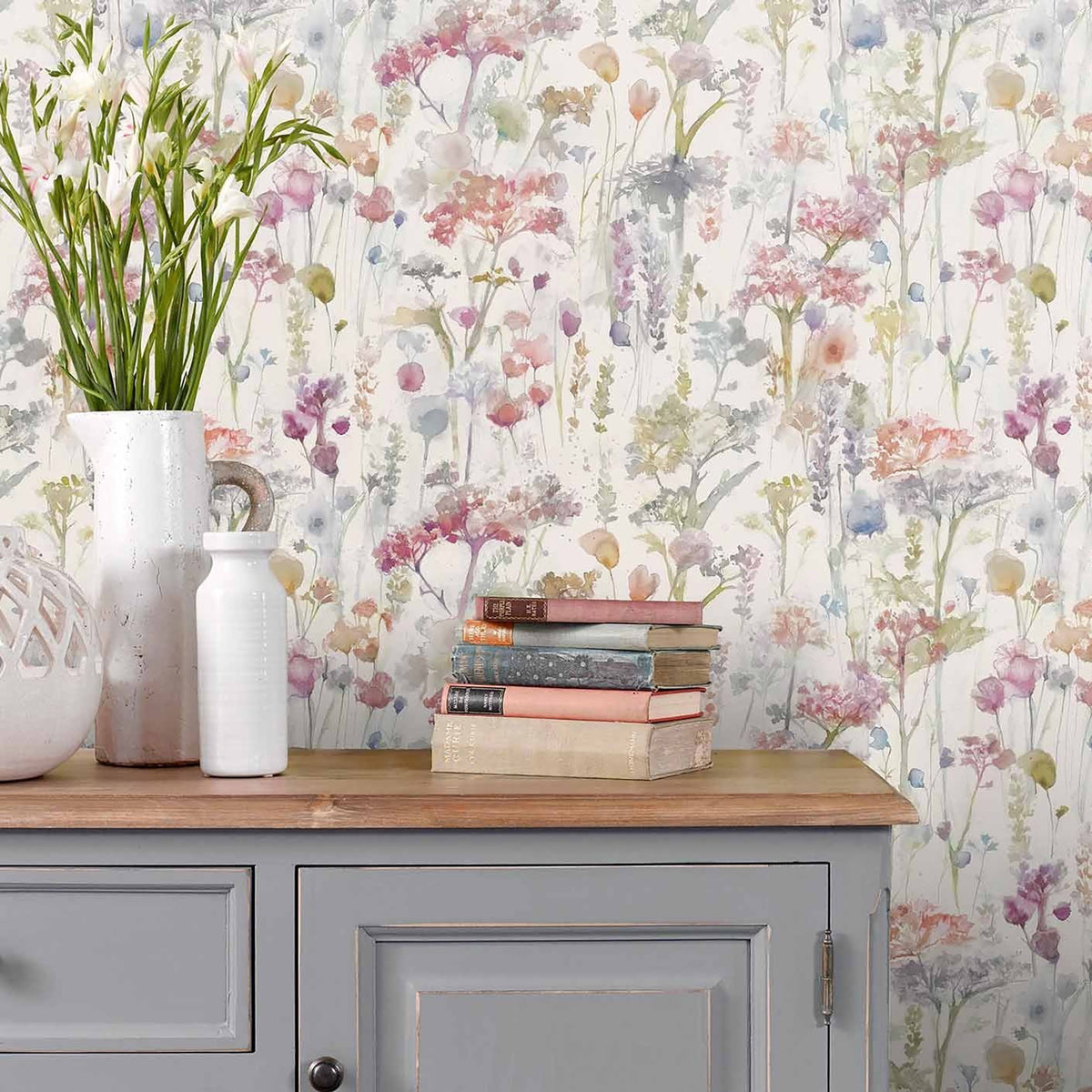 Ilinizas Poppy Equator Wallpaper by Voyage Maison | ILINIZA/WPO/POP