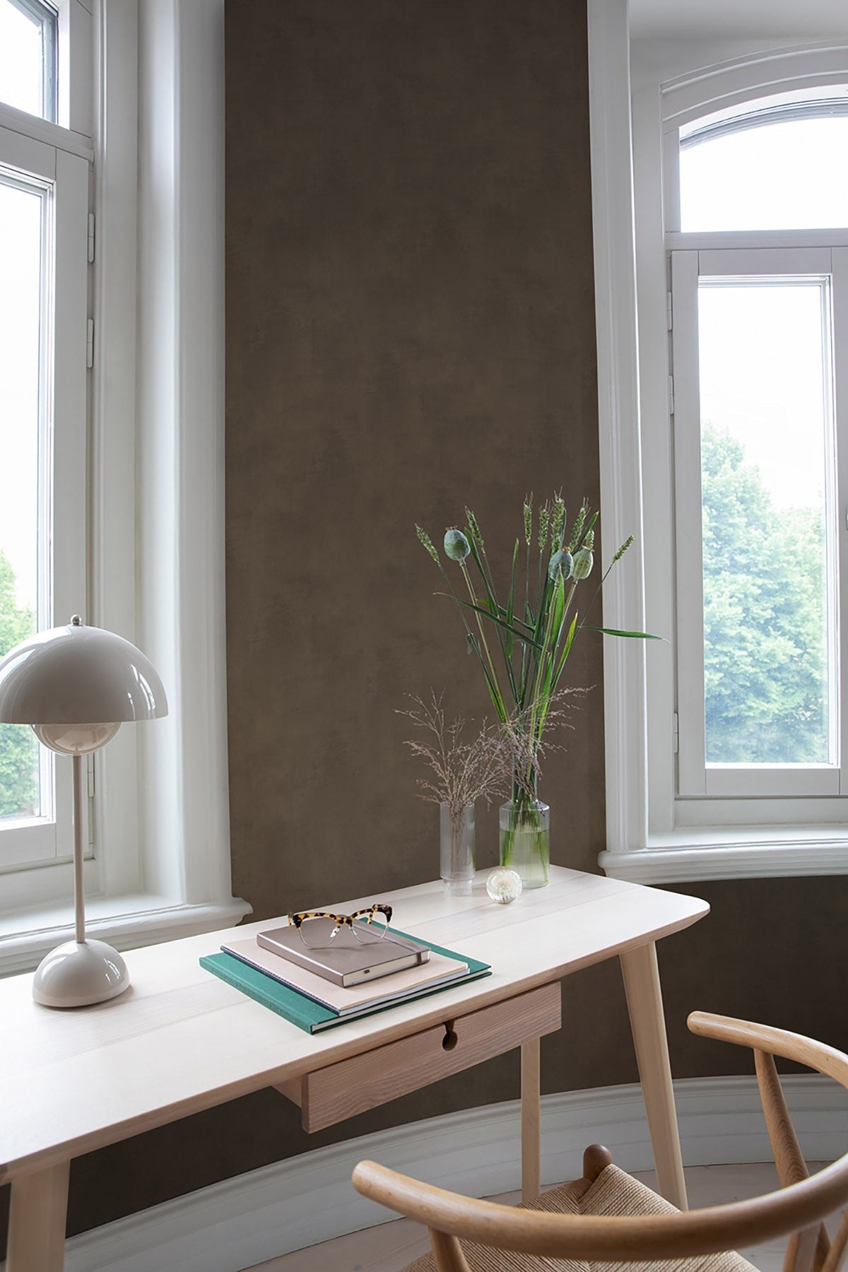 61045 Dark Brown Kalk II Wallpaper by Tres Tintas