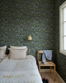 Märta Charcoal Kolonin II Wallpaper by Sandberg roomshot