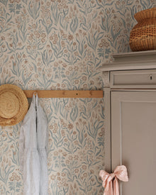 Märta Misty Blue Kolonin II Wallpaper by Sandberg roomshot