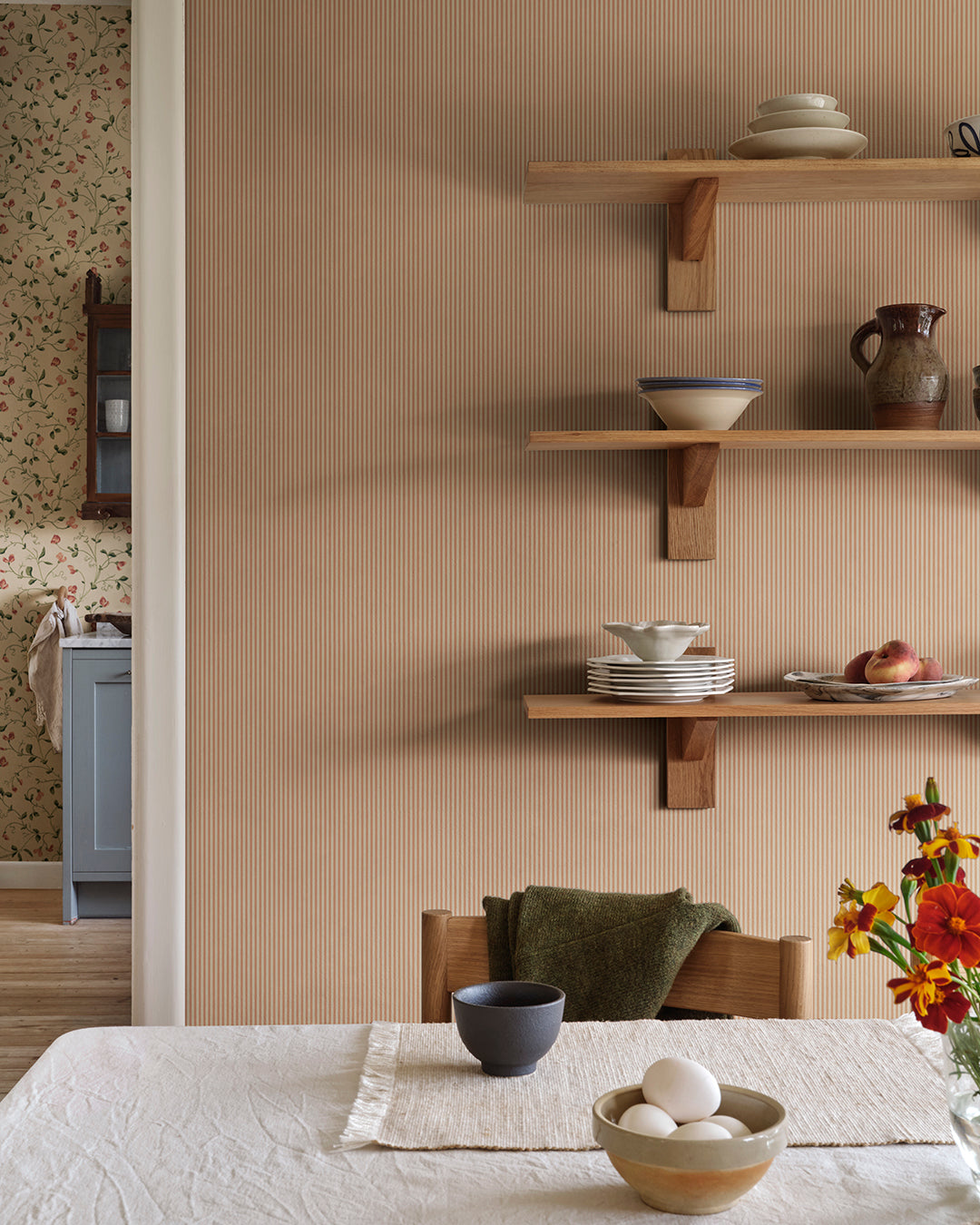 Fabian Terracotta Kolonin II Wallpaper by Sandberg roomshot