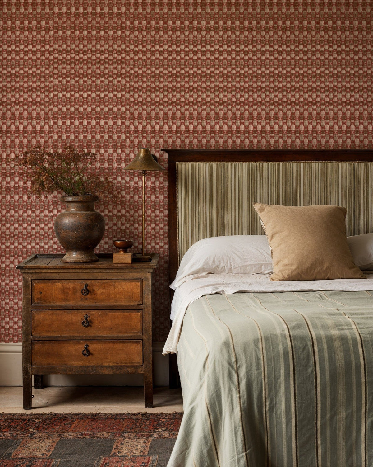 LL3102-4 Pinyol Red Llaüt Wallpaper by Tres Tintas
