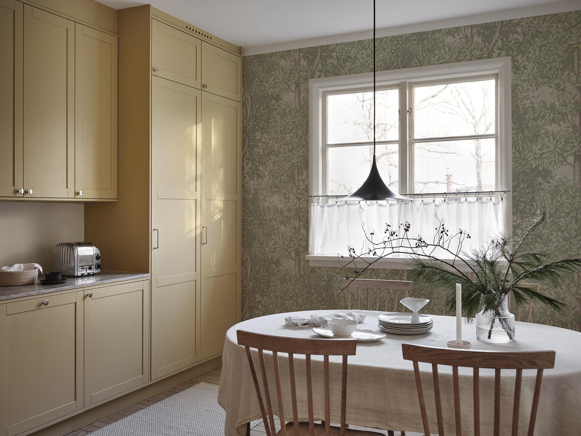 S10712 Light Green Charles Familjen Mural by Sandberg