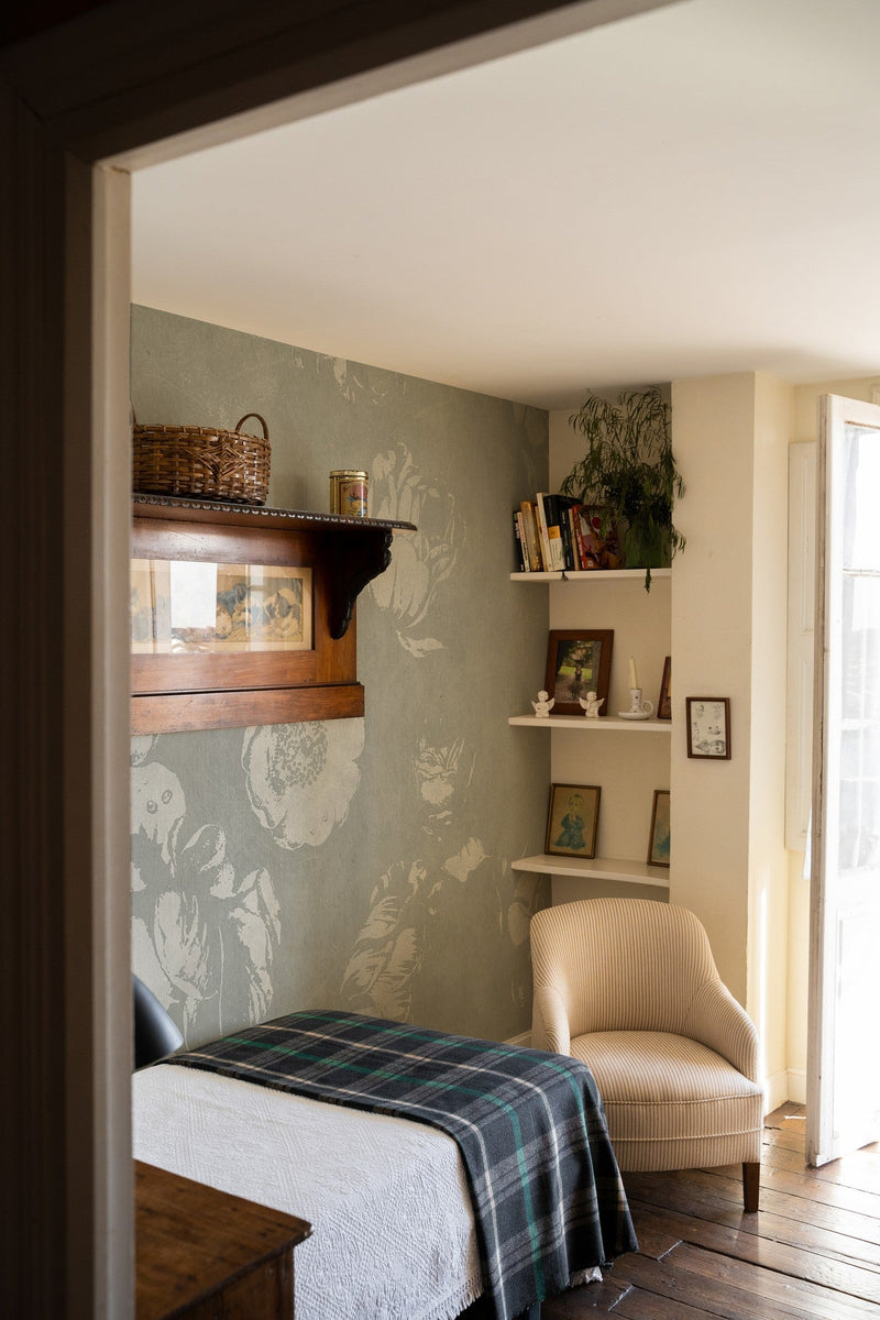 M3051-1 Caligo (M3051-1) Pentimento Mural by Tres Tintas