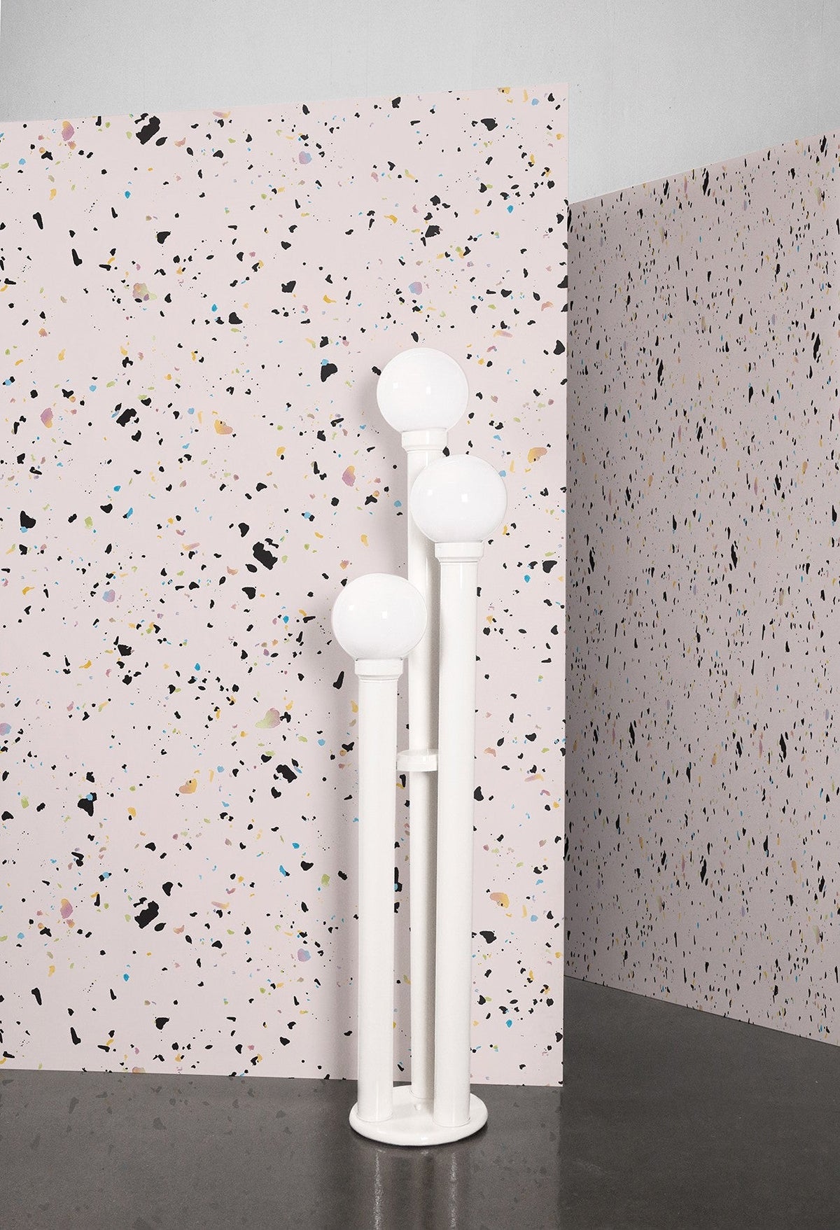 M3227-6 Mina Black Lemon Mural by Tres Tintas