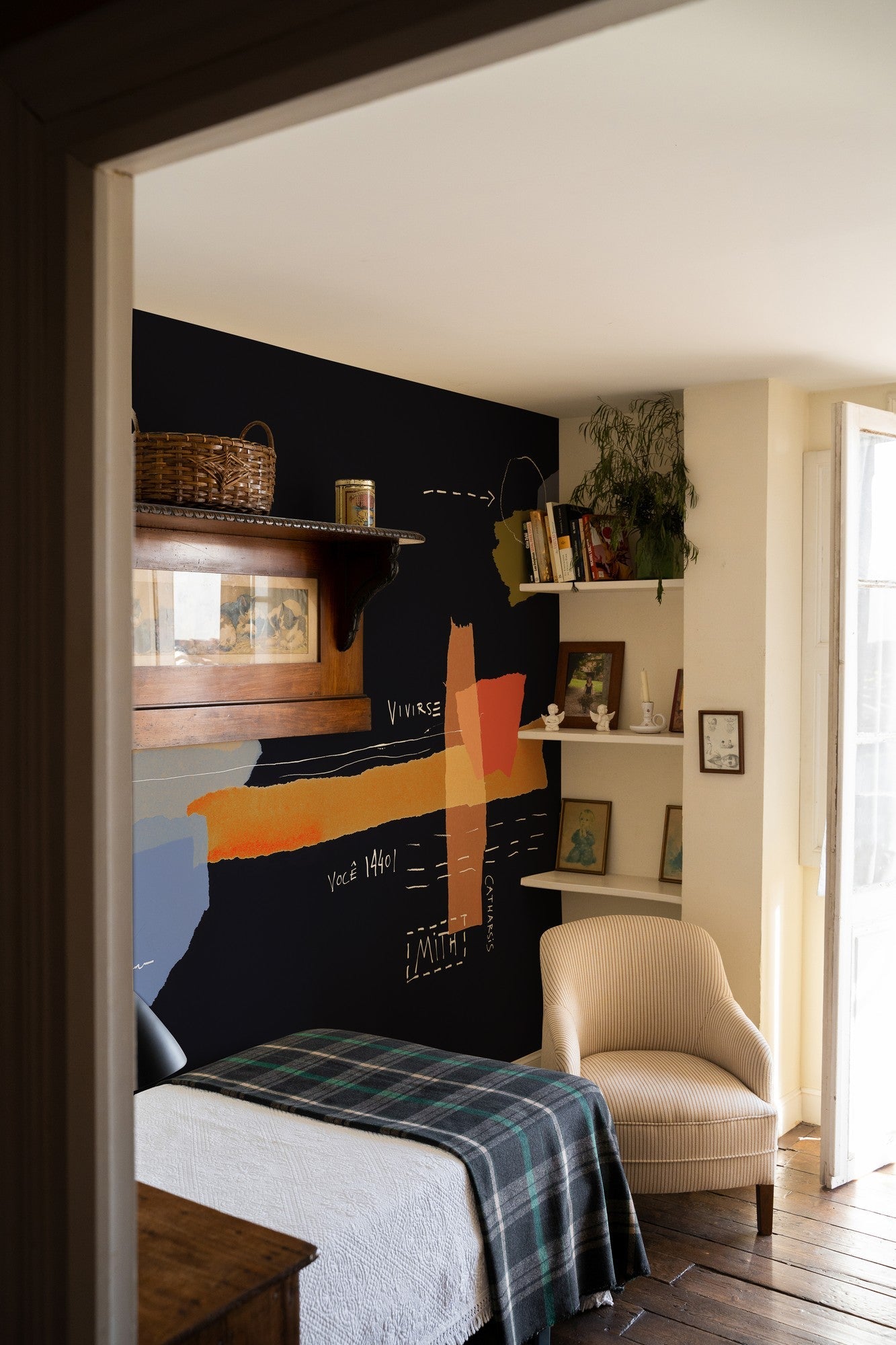 M4902-2 Lettering Black L'Enfant Terrible Mural by Tres Tintas