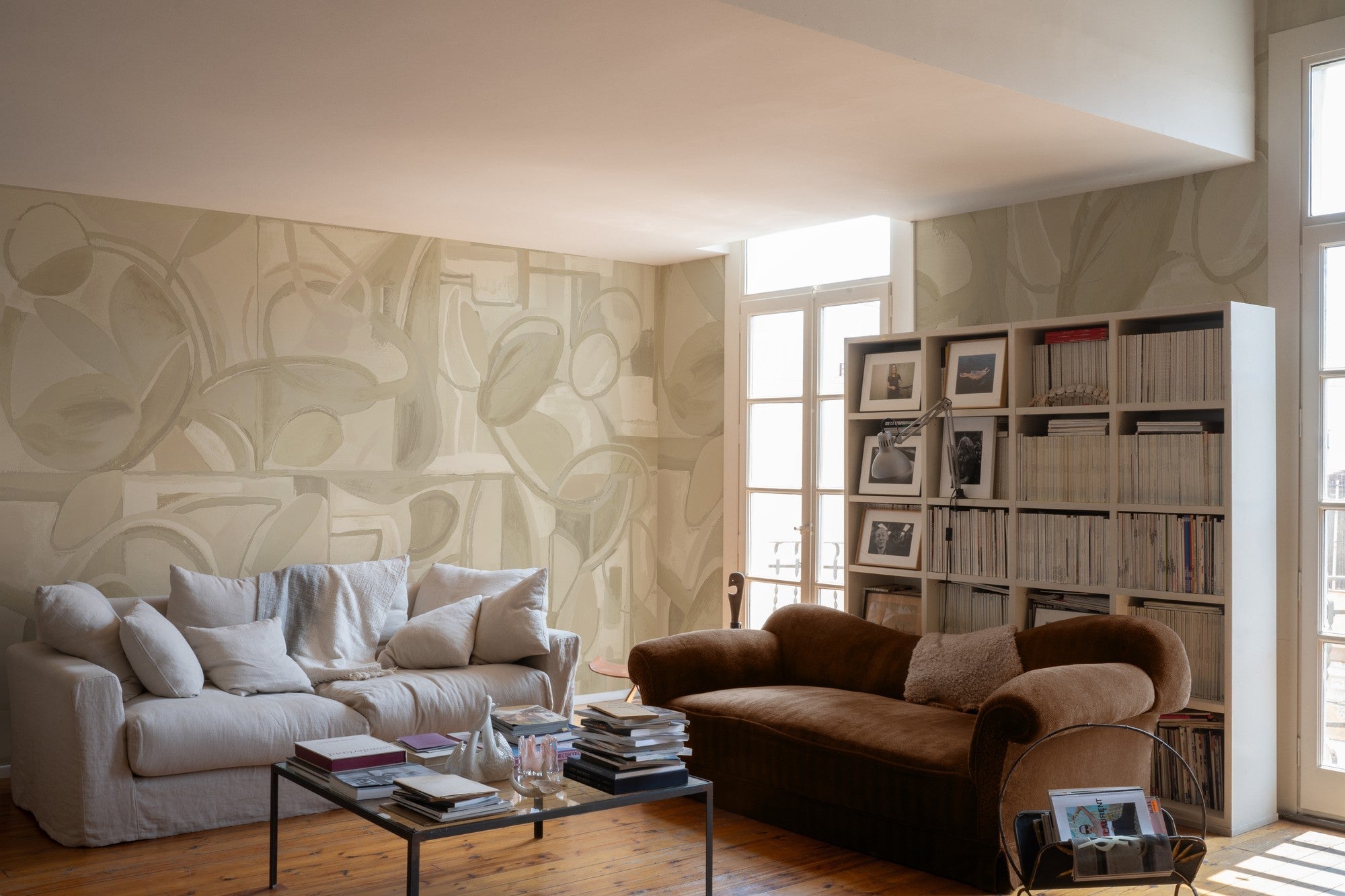 M4905-4 Giant Abstract White L'Enfant Terrible Mural by Tres Tintas