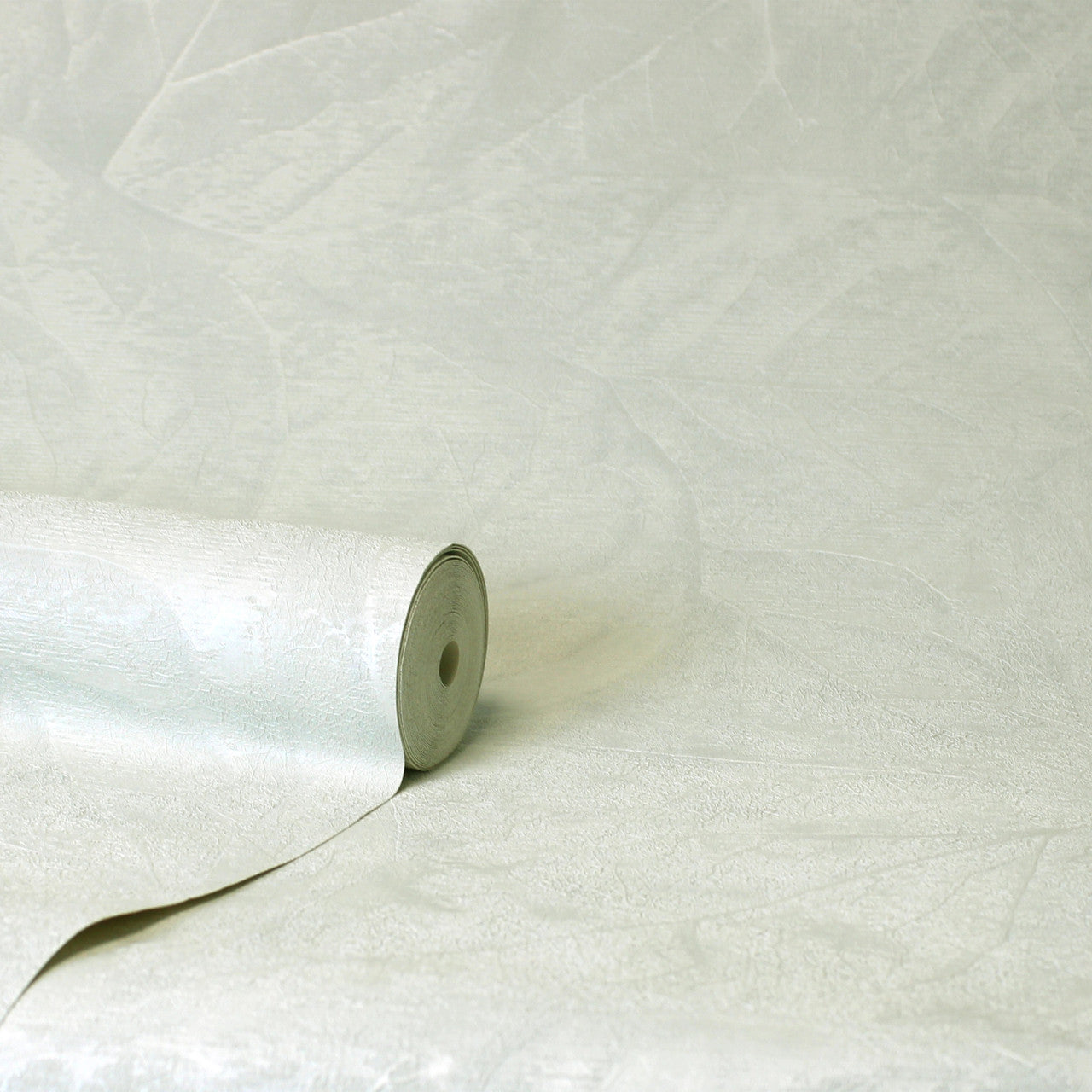 M95664 Aspen Leaf Soft White Vymura Wallpaper by Fine Decor