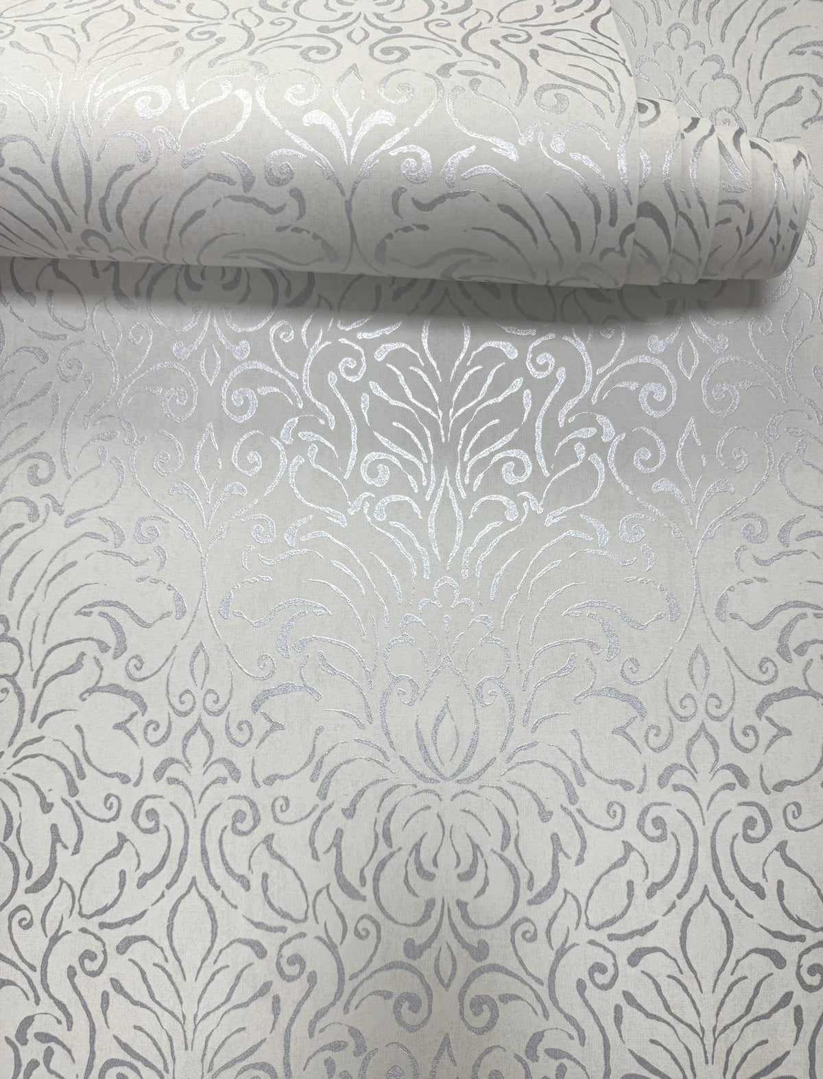 Damask Silver White Metallic FX 2 Wallpaper by Galerie — roomshot 2