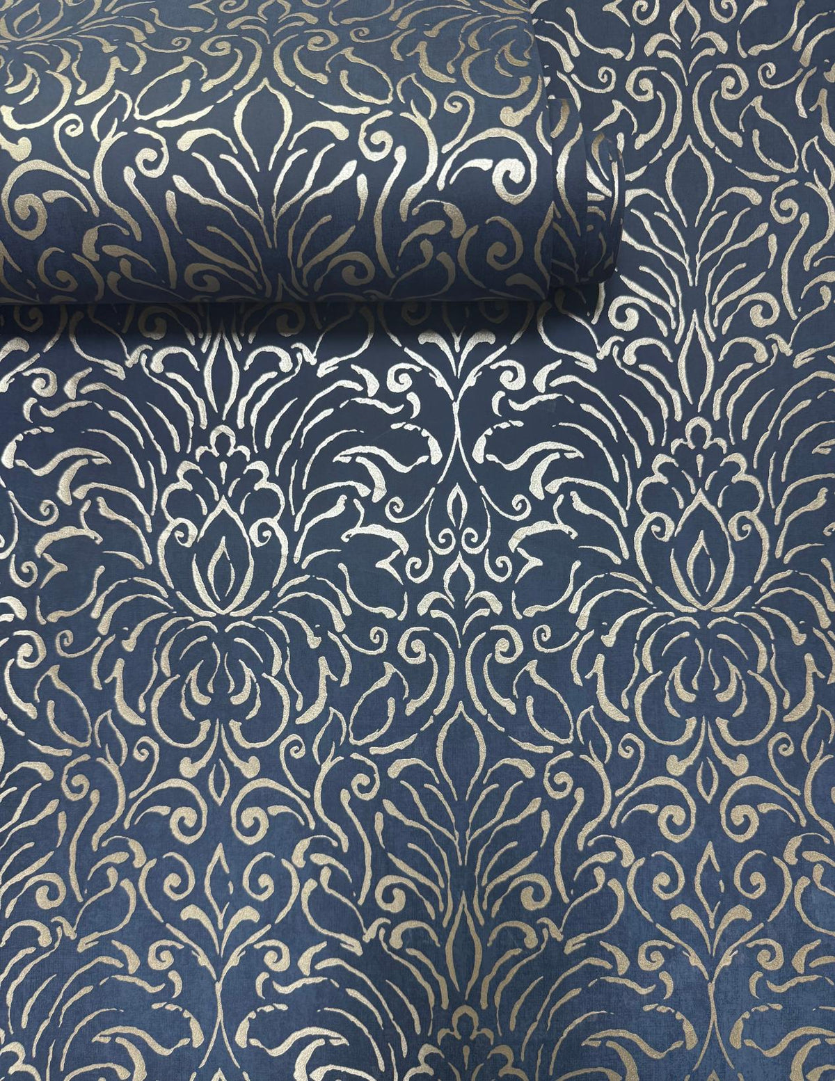 Damask Navy Metallic FX 2 Wallpaper by Galerie — roomshot 2