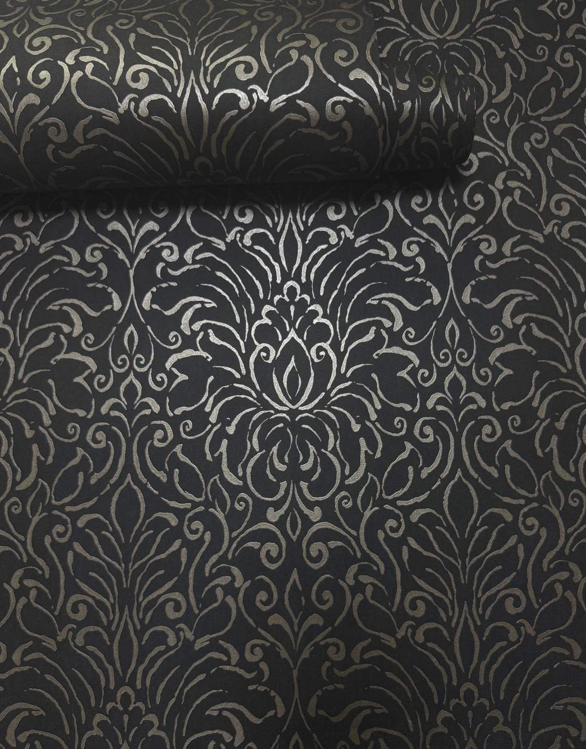 Damask Black / Gold Metallic FX 2 Wallpaper by Galerie — roomshot 2