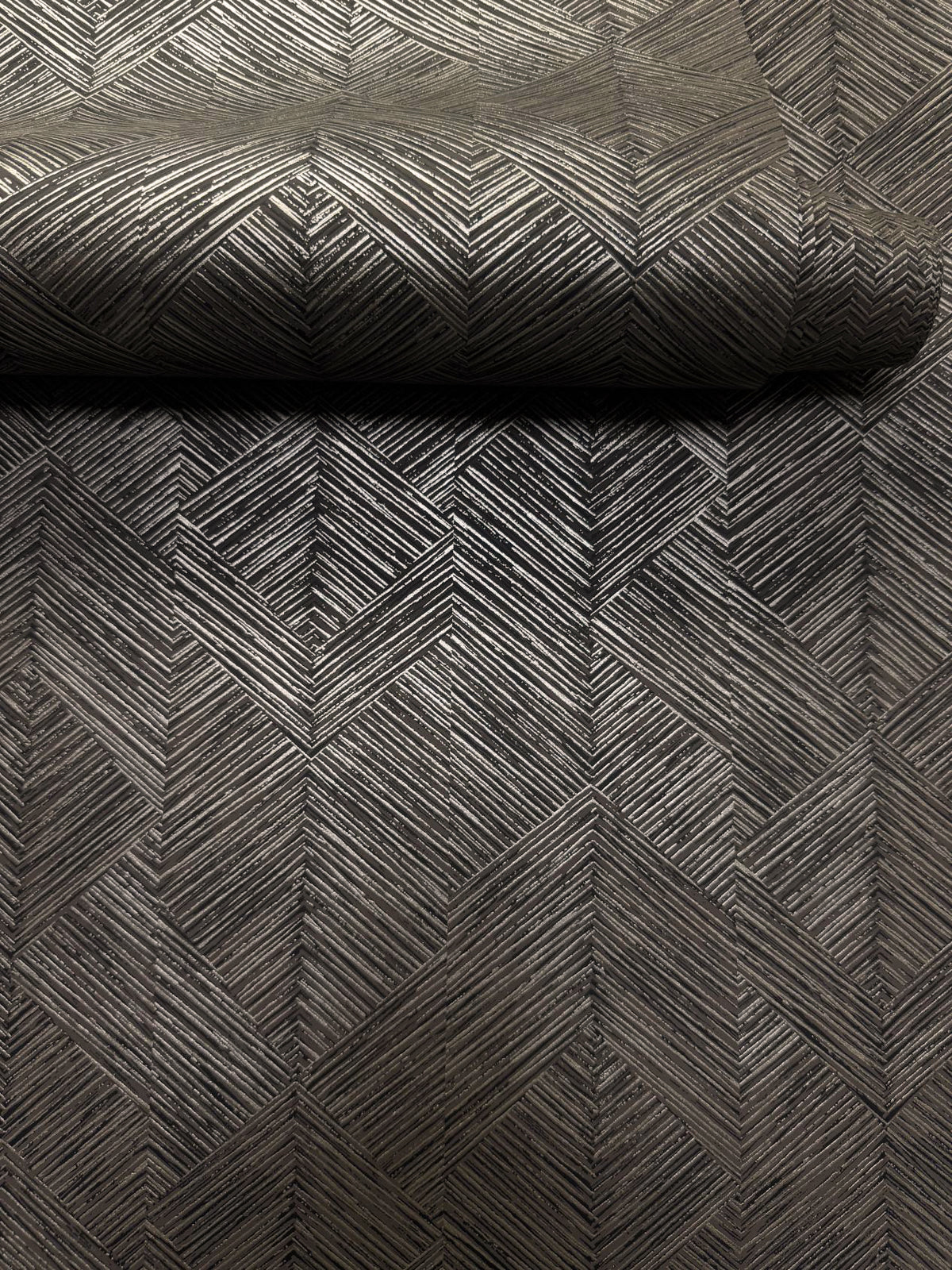 Stripe Geometric Bronze Brown / Black Metallic FX 2 Wallpaper by Galerie — roomshot 2