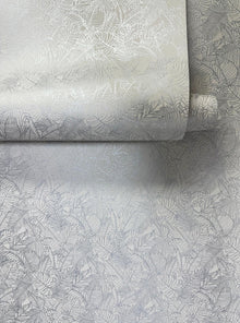 Shimmer Leaf Cream / Silver Grey Metallic FX 2 Wallpaper by Galerie — roomshot 2