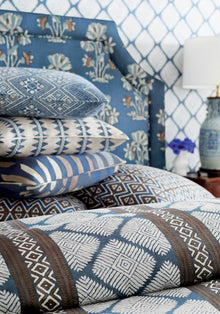 Austin Diamond Mesa Wallpaper by Thibaut | T13247