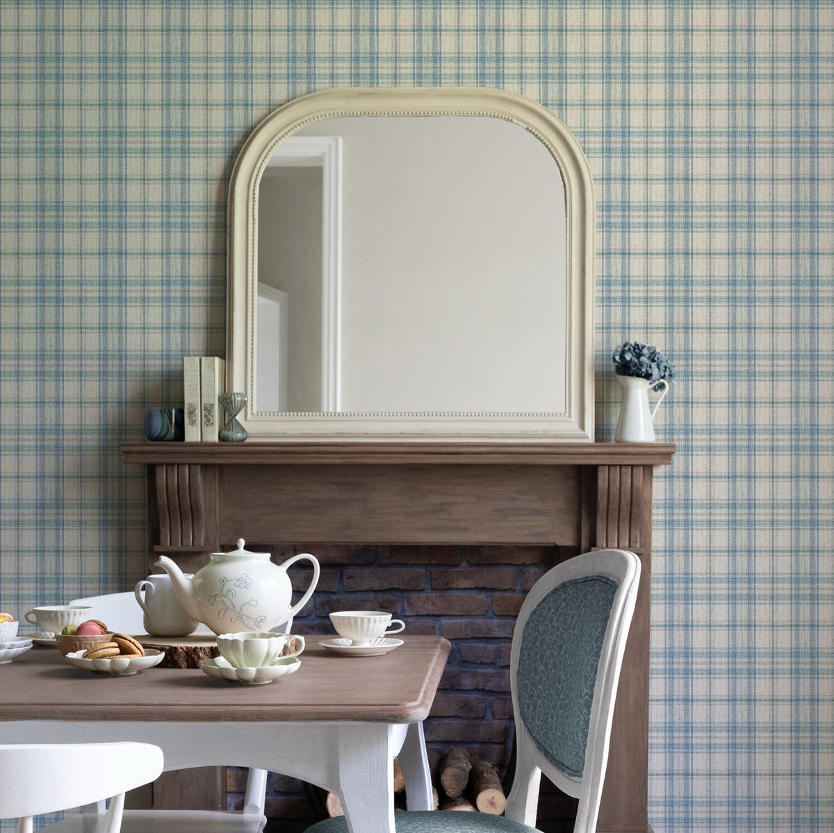 Nairna Thistle Wallpaper by Voyage Maison | NAIRNA/WPO/THI