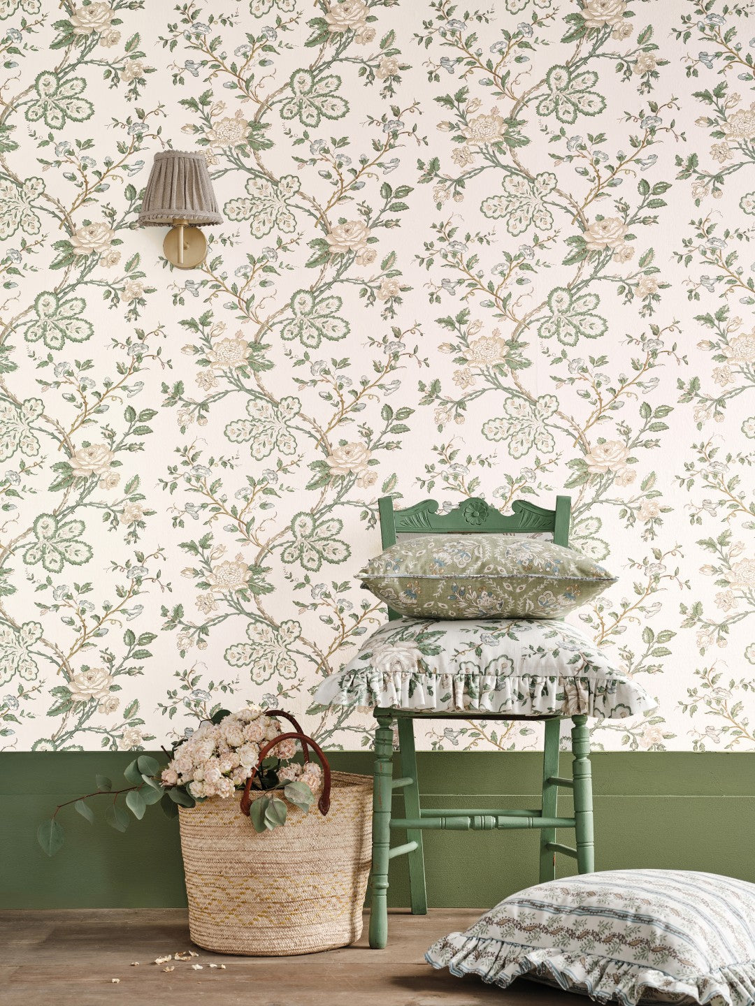 NCW4634-01 Genevieve Green / Blue / Ivory Dauphine Wallpaper by Nina Campbell - room