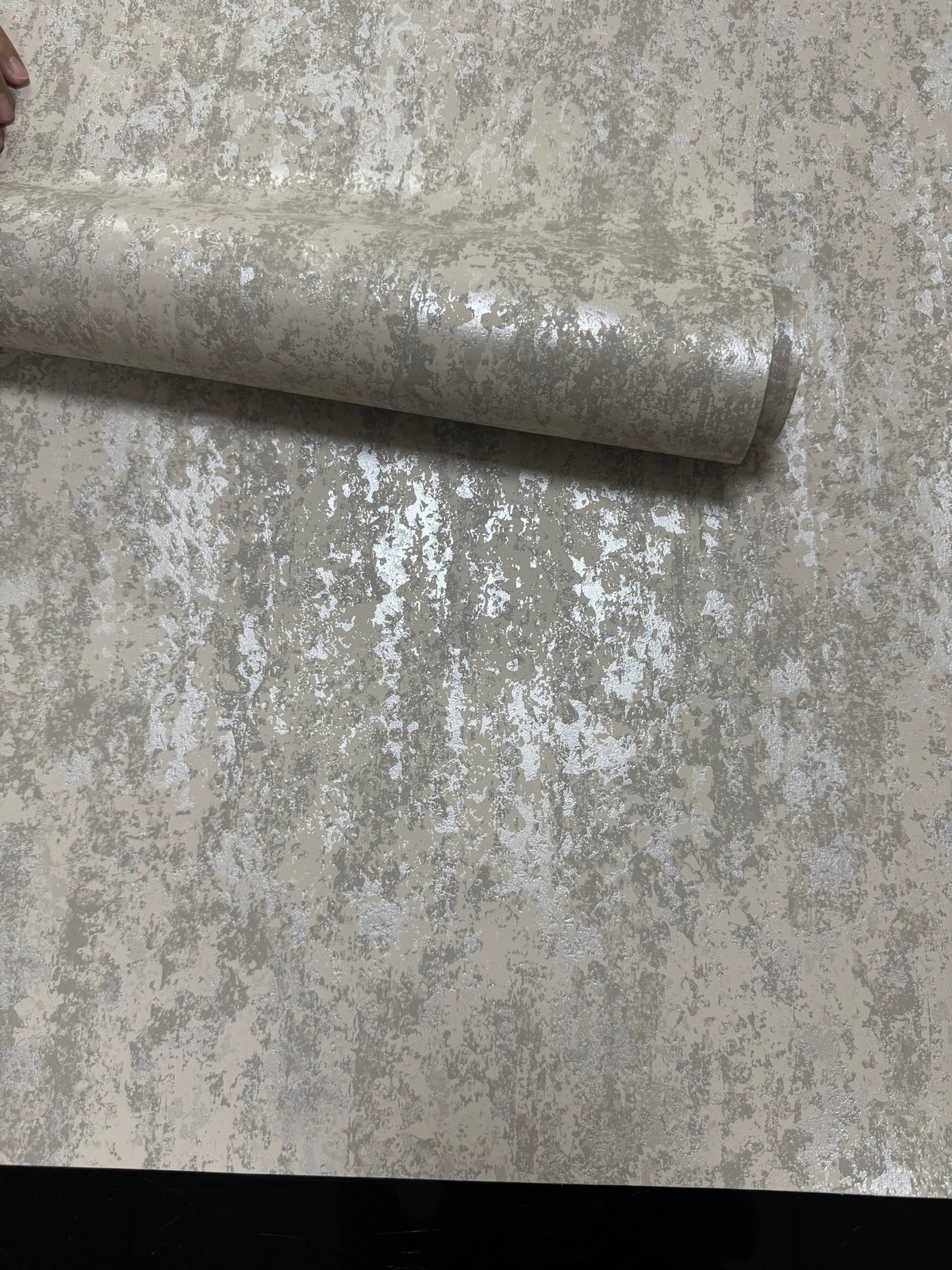 Patina Beige / Silver Grey New Touch Wallpaper by Galerie — roll shot