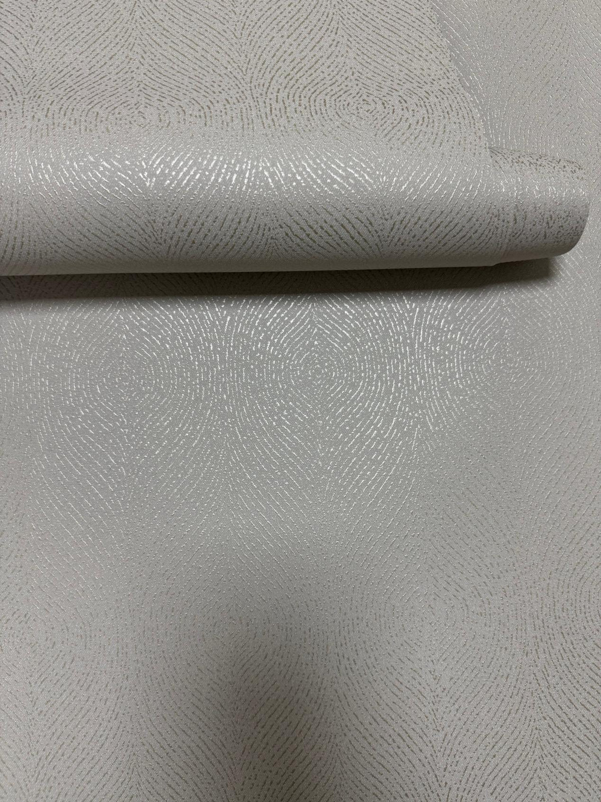 Contour Beige / Gold New Touch Wallpaper by Galerie — roll shot