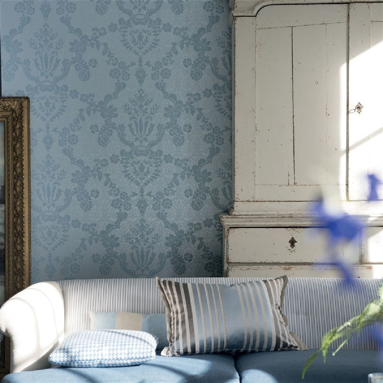 P607/05 Portia Contarini Wallpaper by Designers Guild