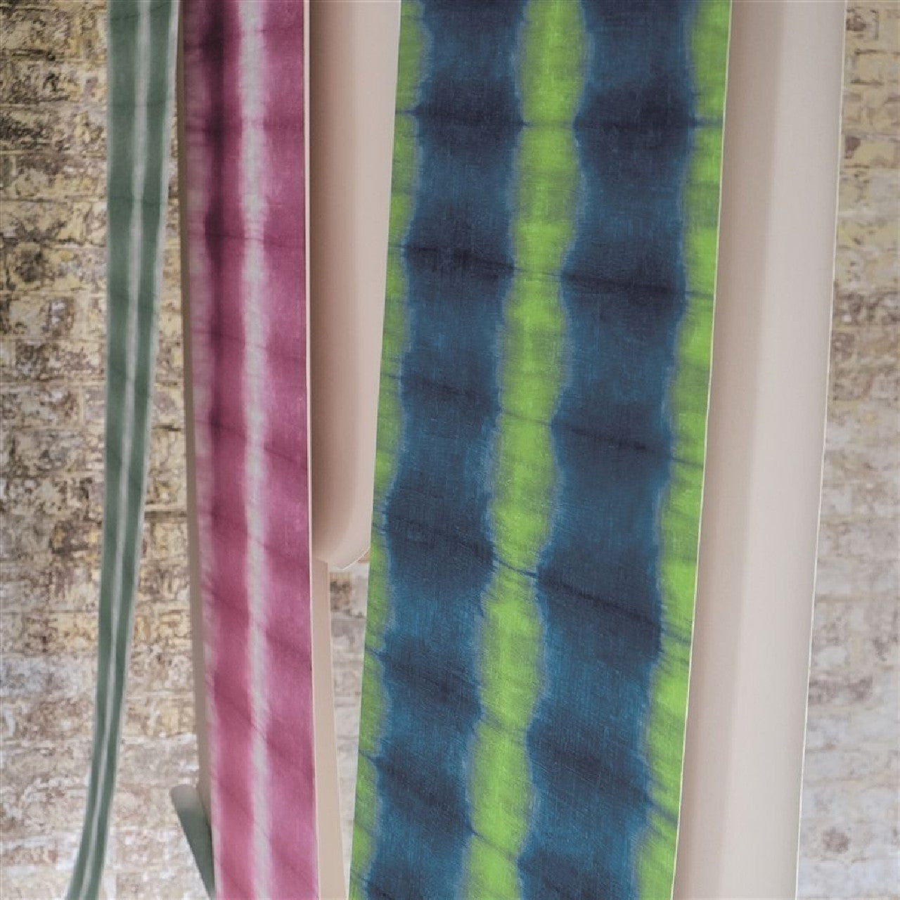 P615/06 Savine Wallpaper by Designers Guild