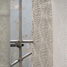 P627/09 Surabaya Odhni Wallpaper by Designers Guild