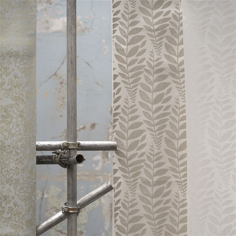 P627/09 Surabaya Odhni Wallpaper by Designers Guild