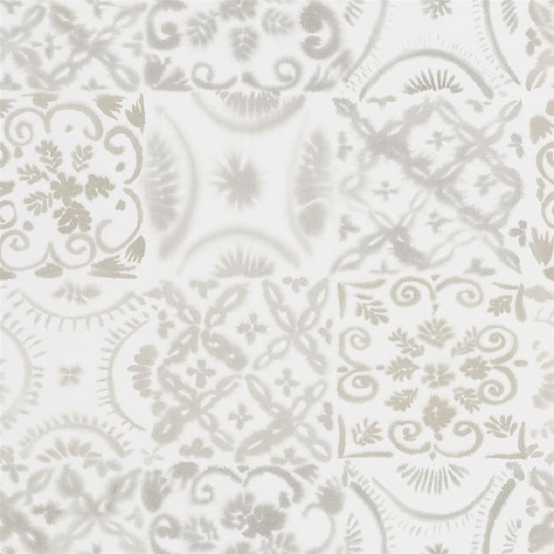 PDG1021/04 Pesaro Majolica Wallpaper By Designer Guild