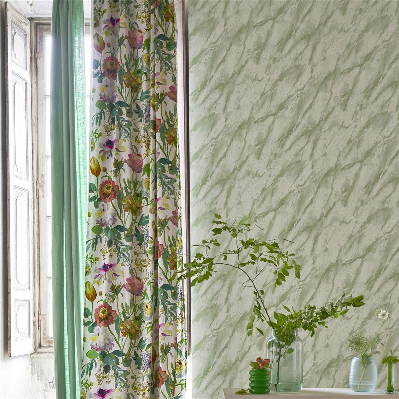 PDG1089/04 Carrara Grande Foscari Fresco Wallpaper By Designers Guild