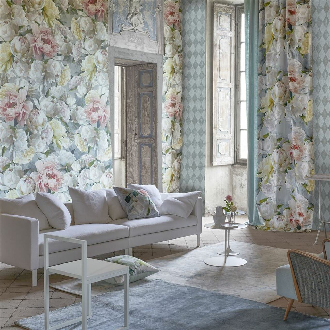 PDG1102/01 Peonia Grande Foscari Fresco Wallpaper By Designers Guild