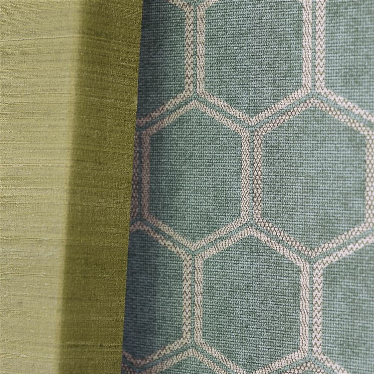 PDG1121/05 Manipur Chinon Wallpaper By Designers Guild