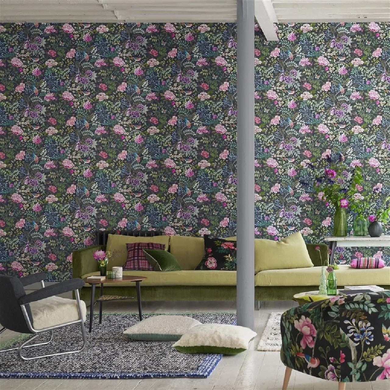 PDG1146/02 Porcelaine De Chine Noir Wallpaper by Designers Guild