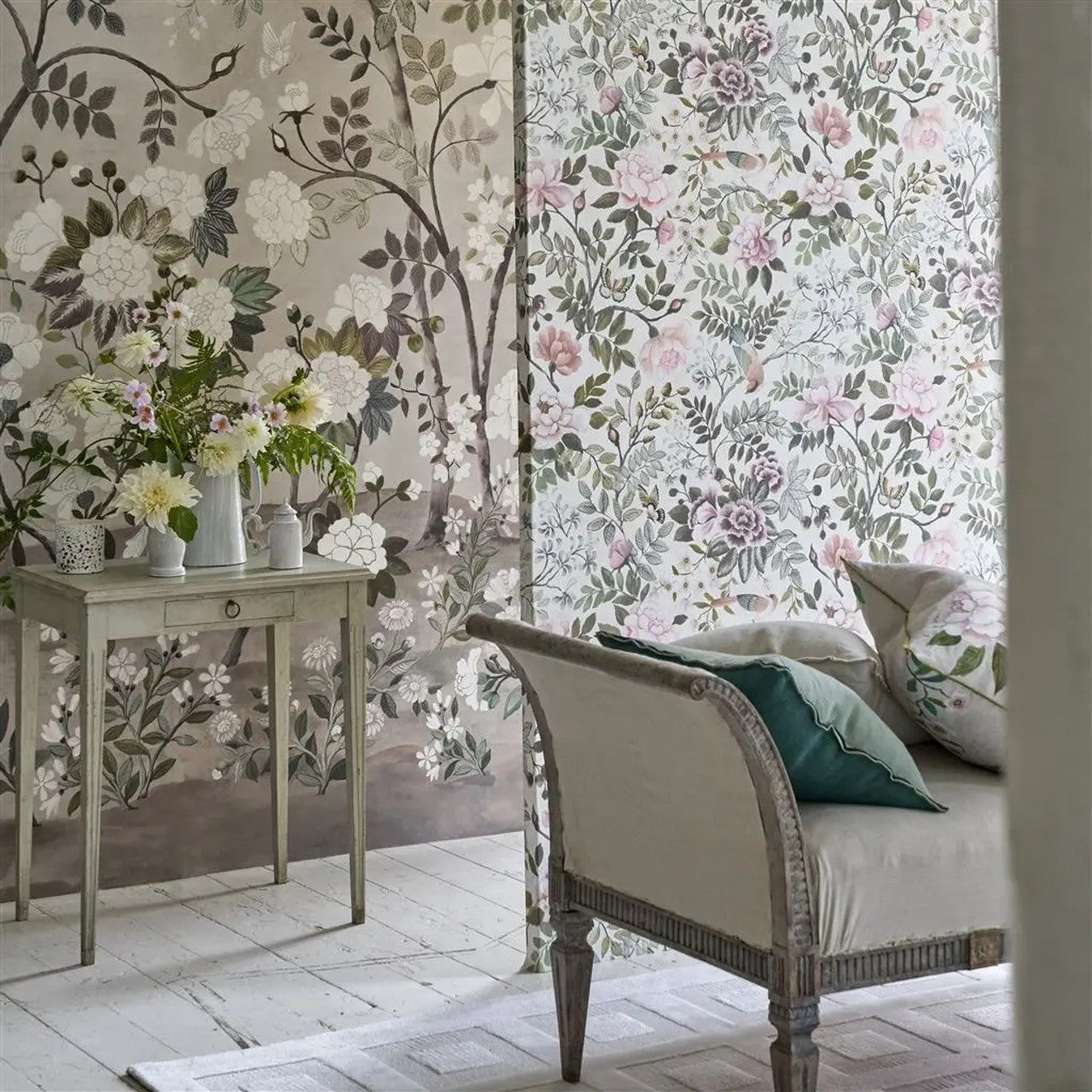 PDG1146/06 Porcelaine De Chine Cameo Wallpaper by Designers Guild