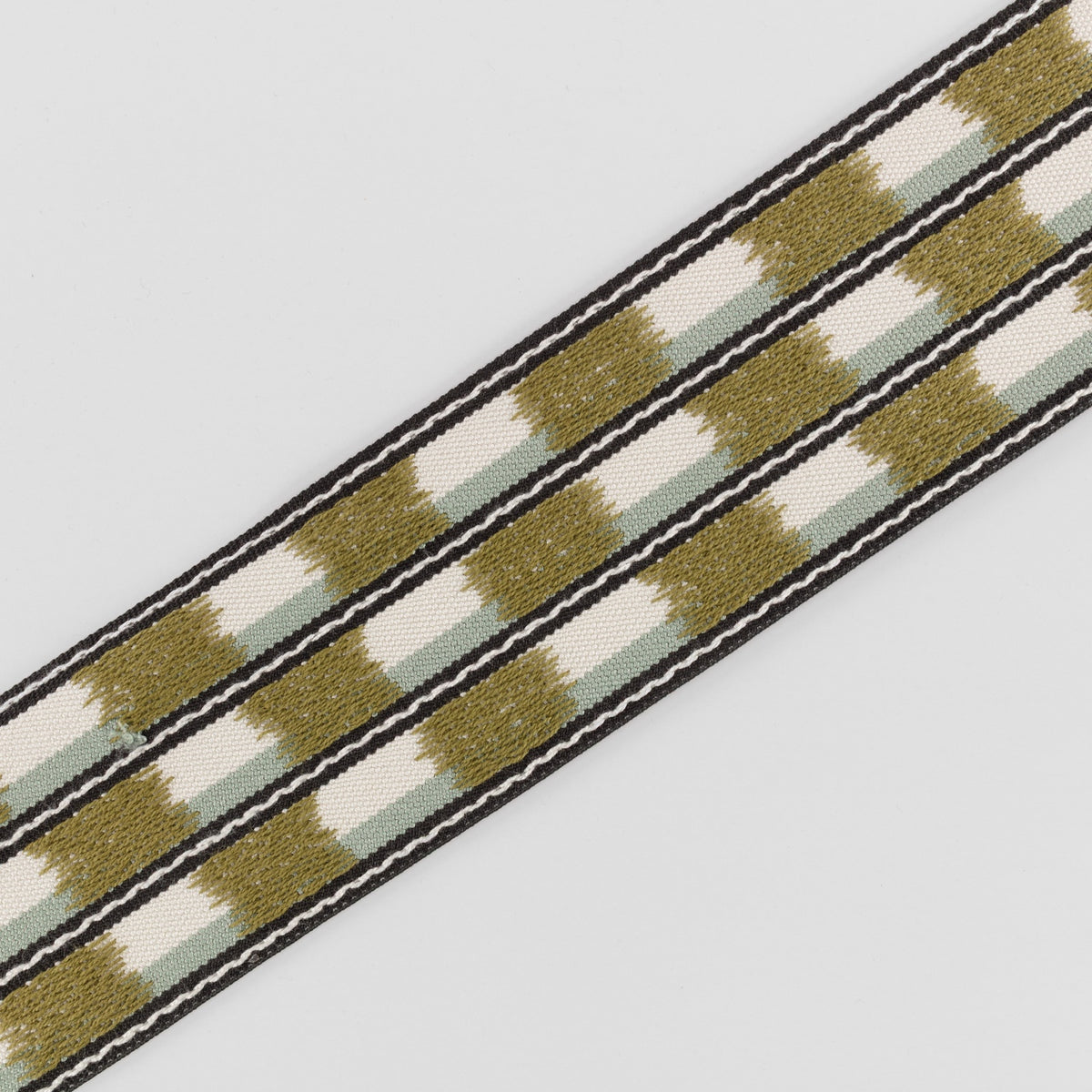Zhari Braid Elm Pinto Trimmings by Romo