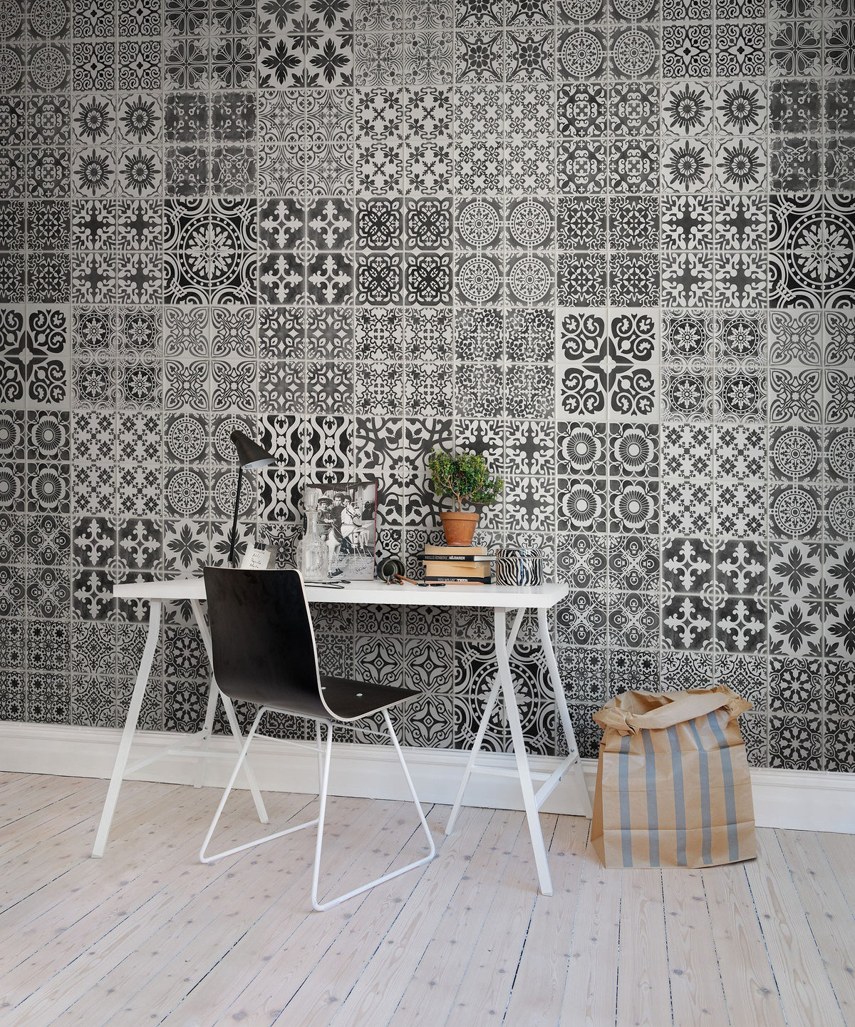 R12721 Marrakech Black Frontage Mural by Rebel Walls