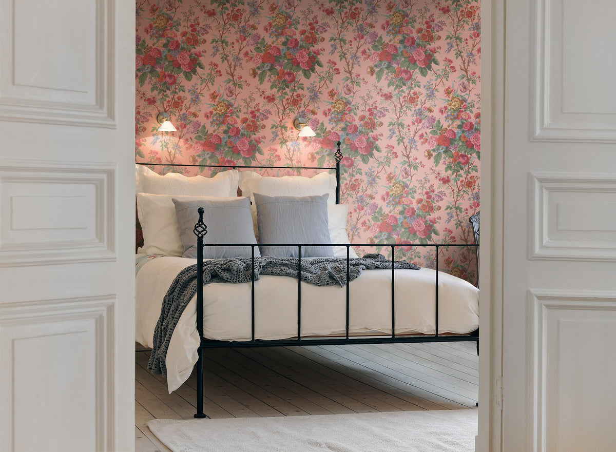 R13251 Bouquet Greenhouse Mural by Rebel Walls