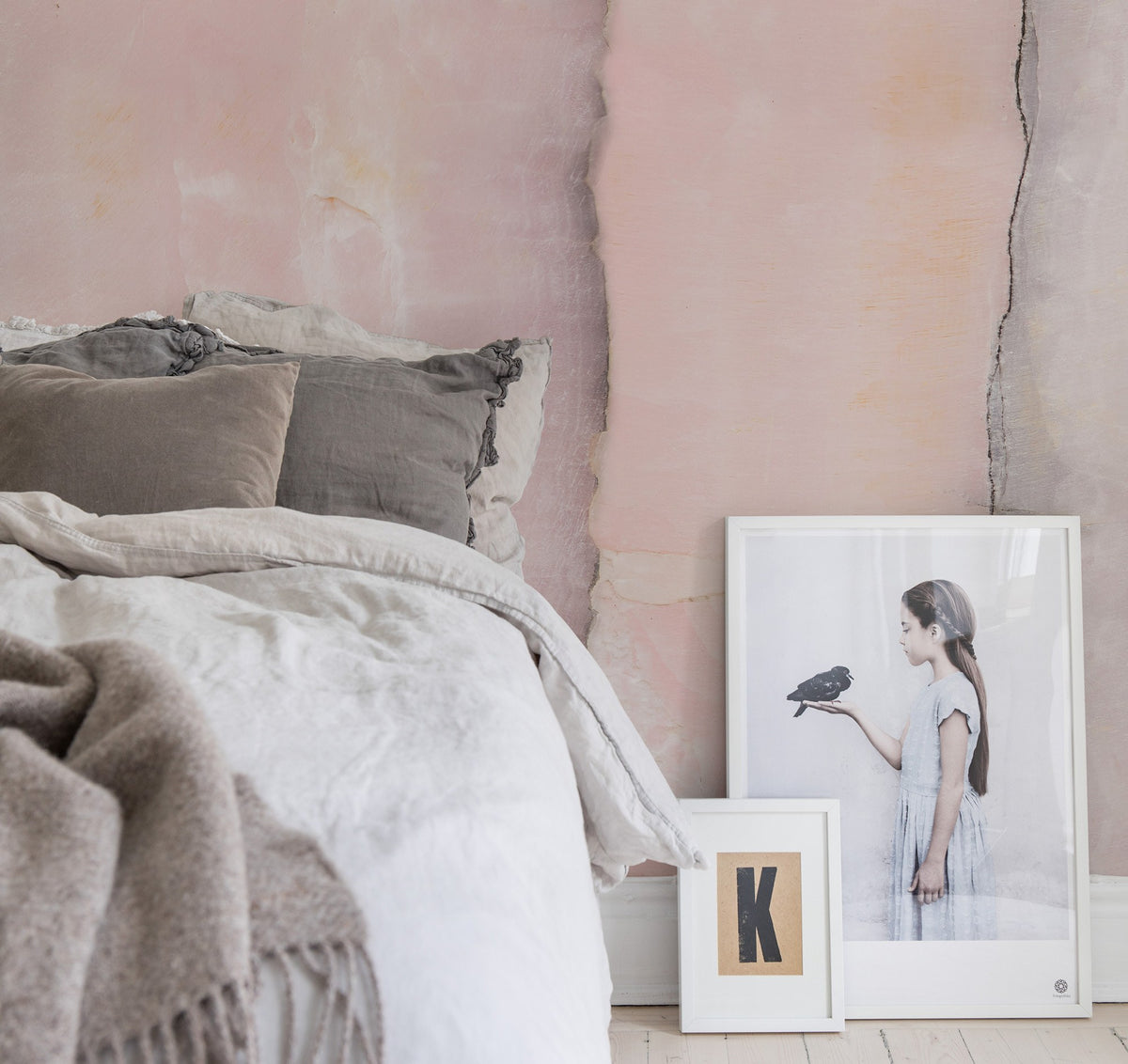 R15371 Agate Dusty Pink Mural by Rebel Walls
