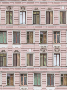 R15881 Pink Facade Nomad Avenue Mural by Rebel Walls