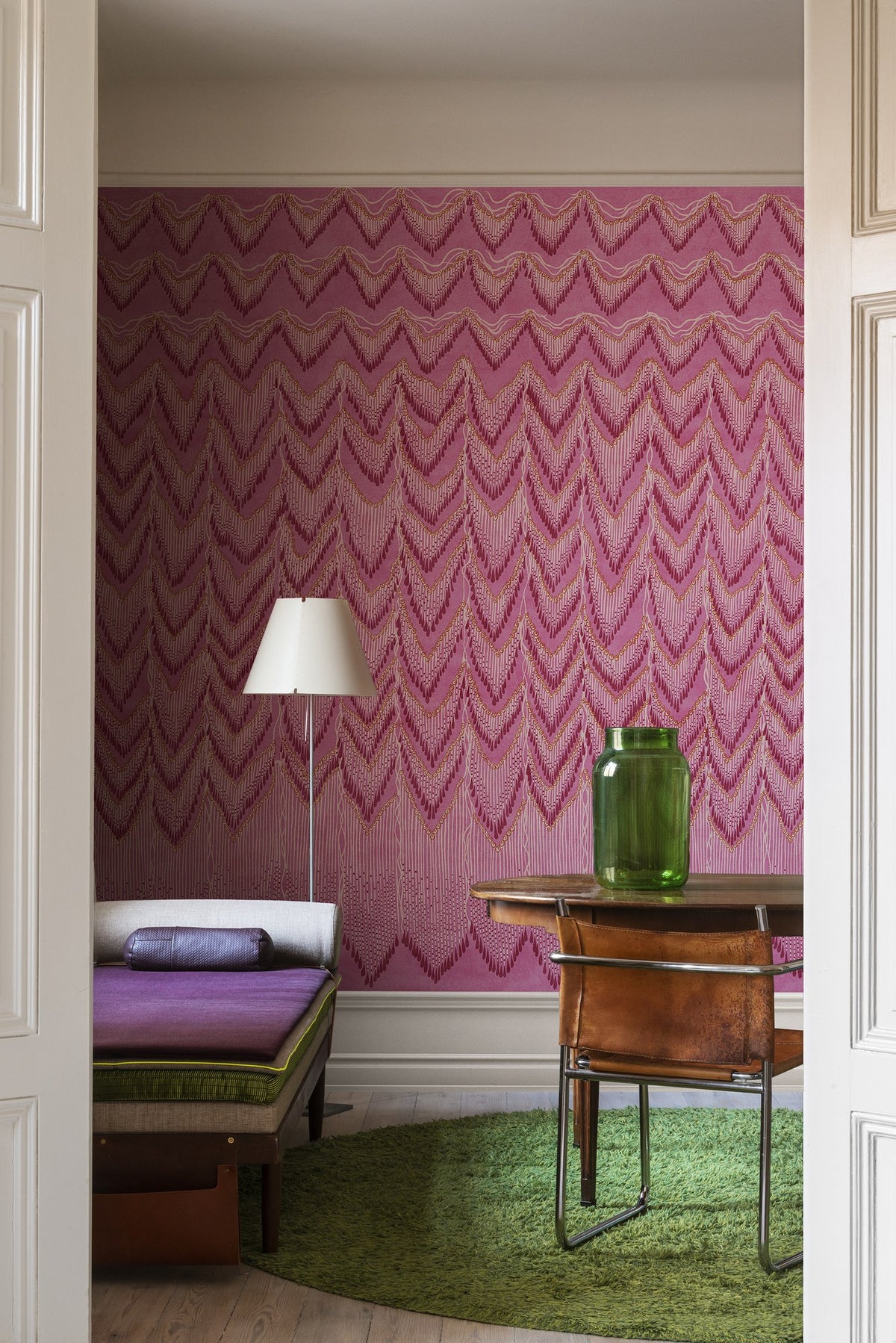 R17941 Fringed Follies Hot Pink Zandra Rhodes Mural by Rebel Walls