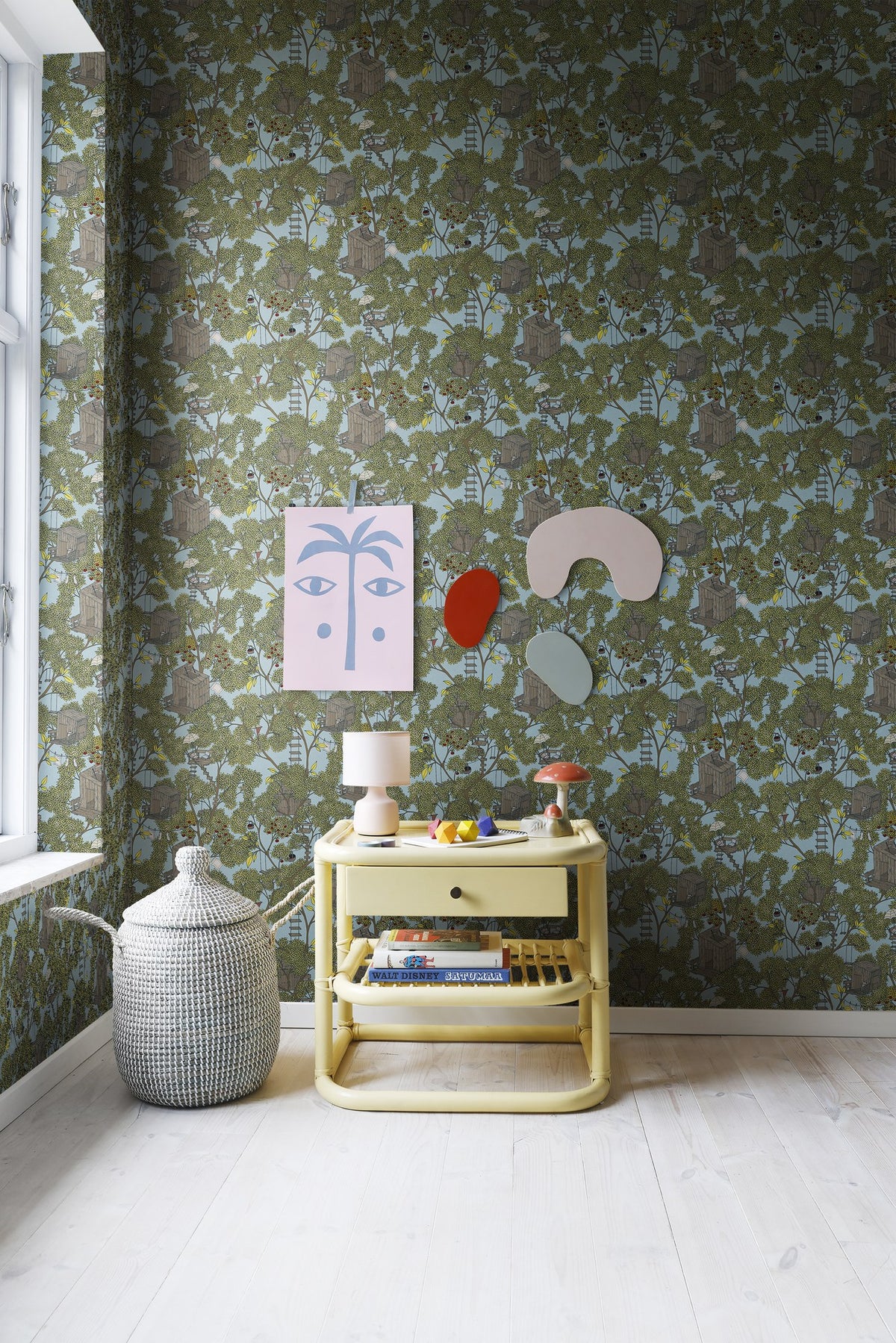 R18013 Treehouse Sunshine Dreamland Wallpaper by Rebel Walls