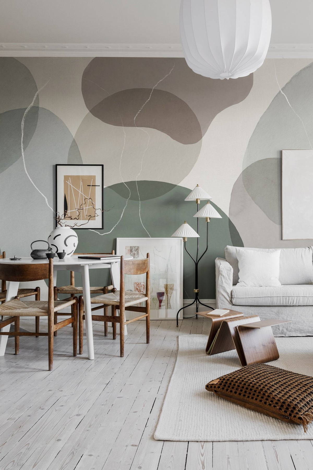 R18341 Floating Soft Simplicity Mural by Rebel Walls