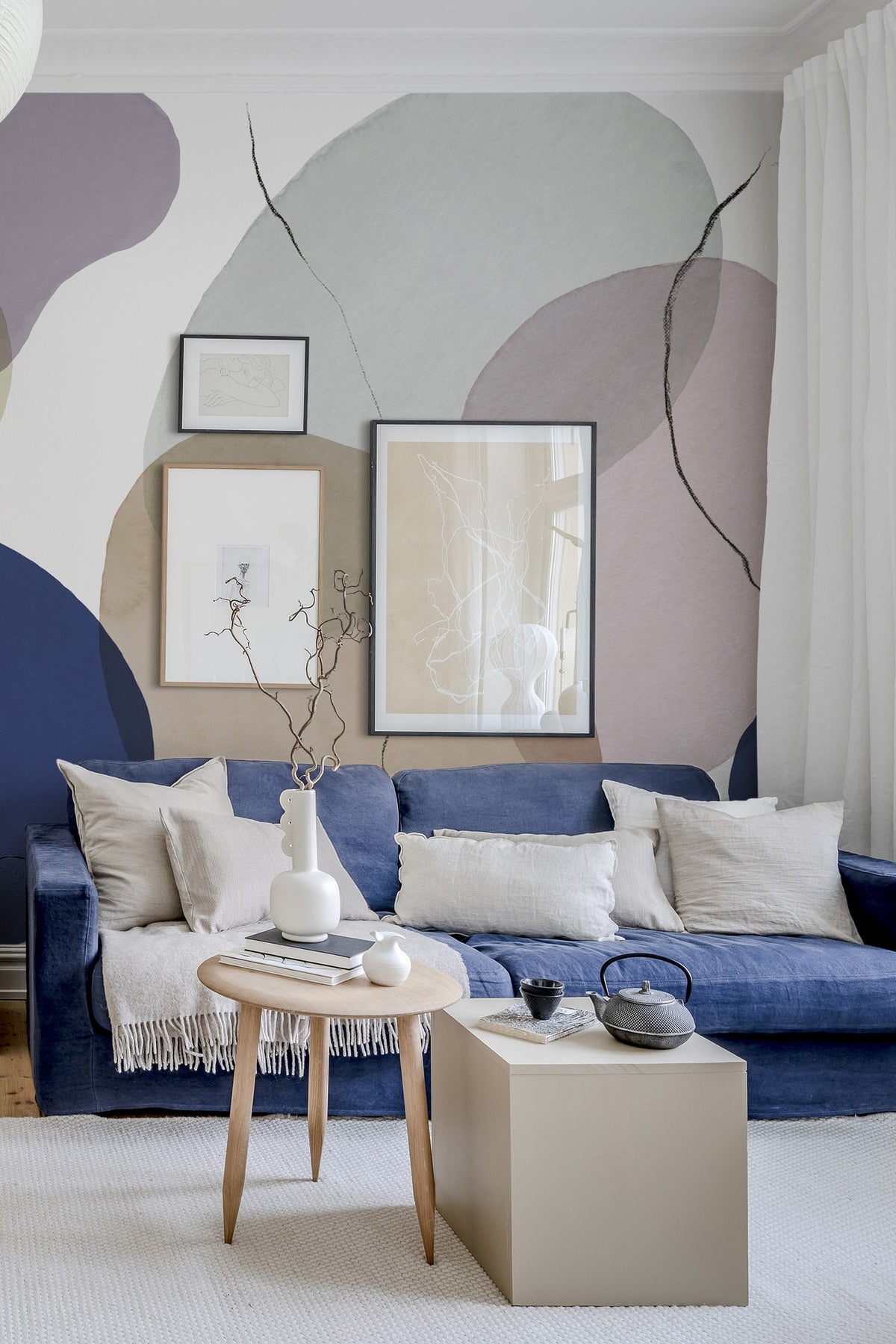 R18342 Floating Playful Simplicity Mural by Rebel Walls