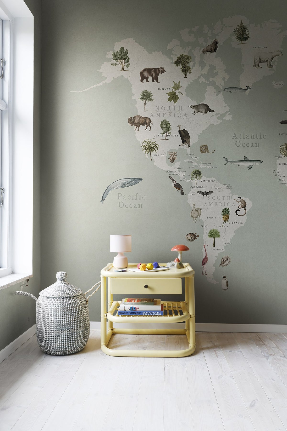 R18441 Animal World Mint Wonder World Mural by Rebel Walls