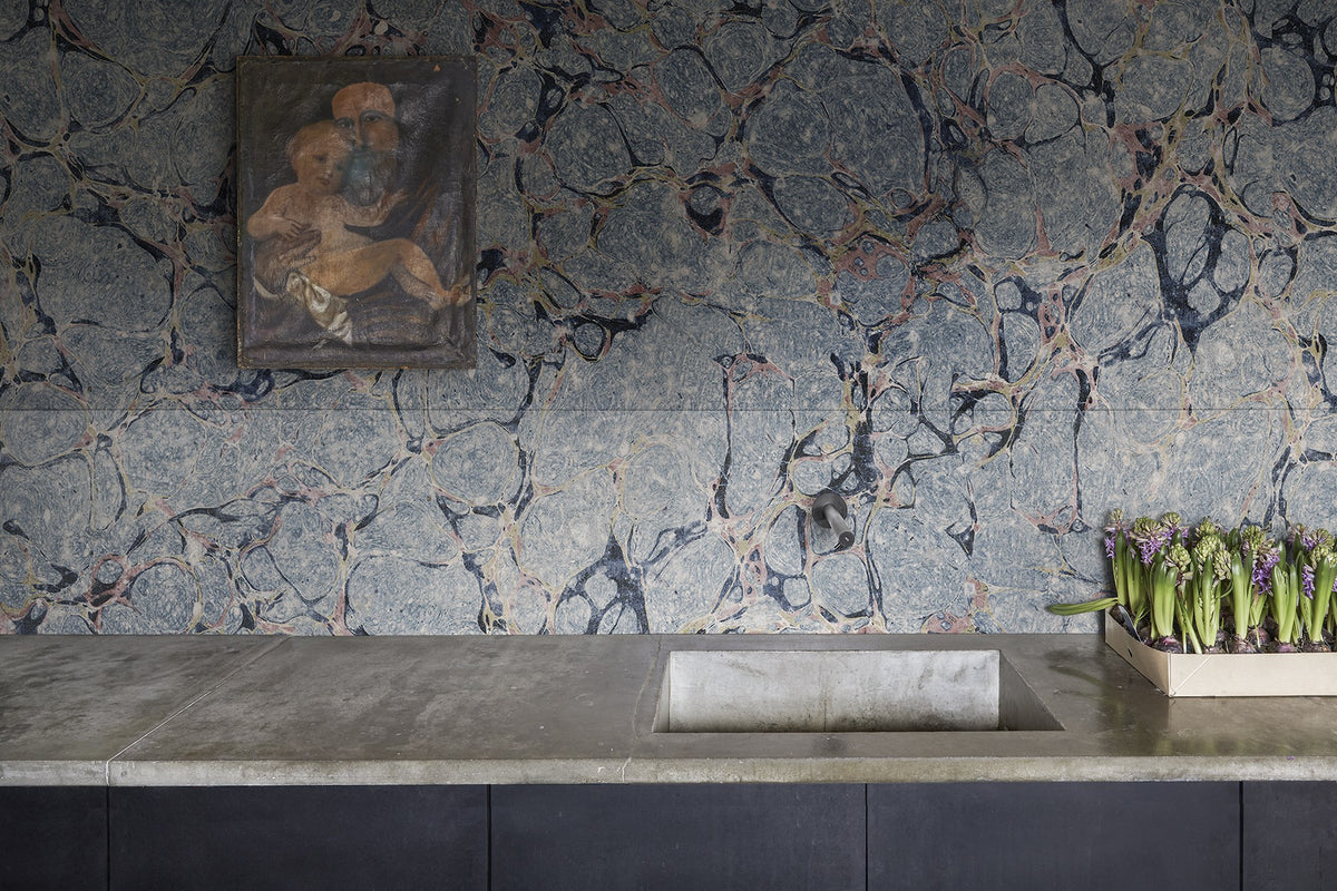 R18481 Romberg Lightblue Meet a Rebel Mural by Rebel Walls